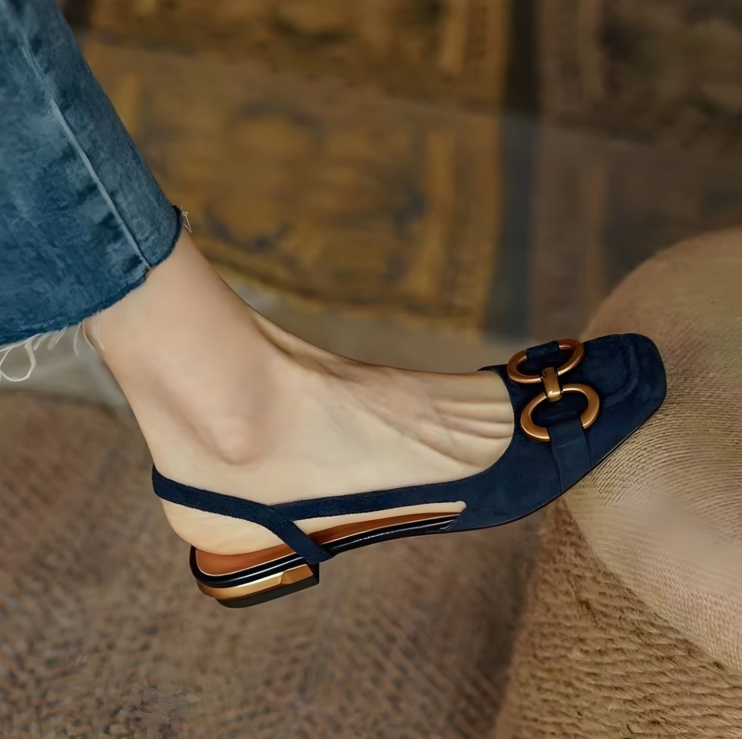 Antonia - Stilvolle Slingback-Schuhe mit Goldakzenten