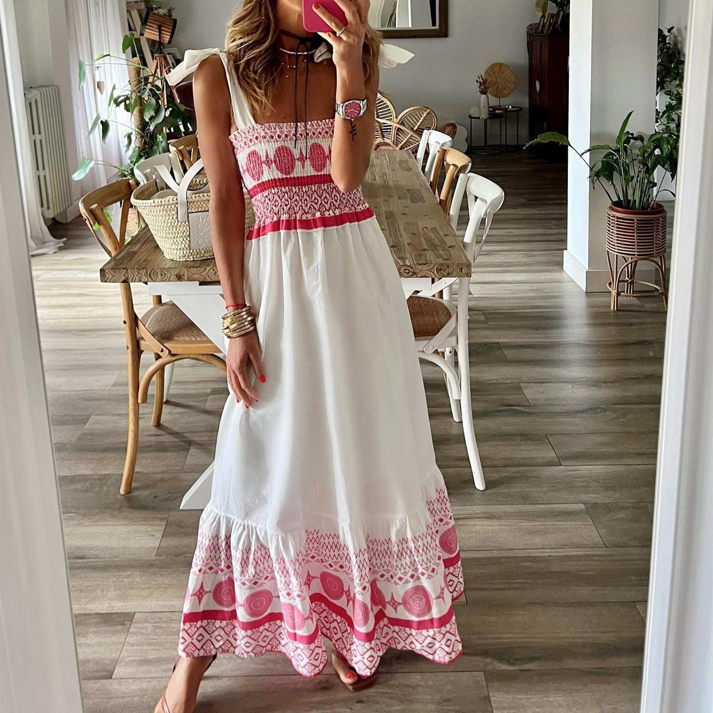 Sabrina - Sommerkleid mit handgefertigter Stickerei in Weiß und Rosa