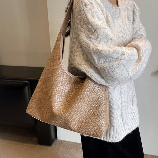 Alva - Geflochtene Schultertasche mit eleganter Prägung