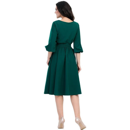 Viora | Grünes Midi-Kleid mit Bindegürtel