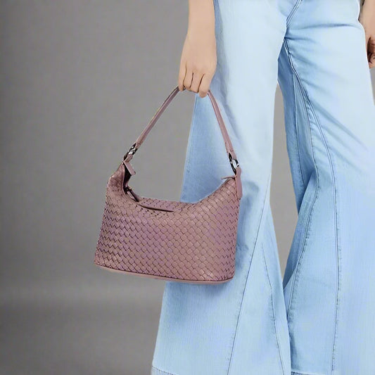 Alva - Tragbare Schultertasche im geflochtenen Design