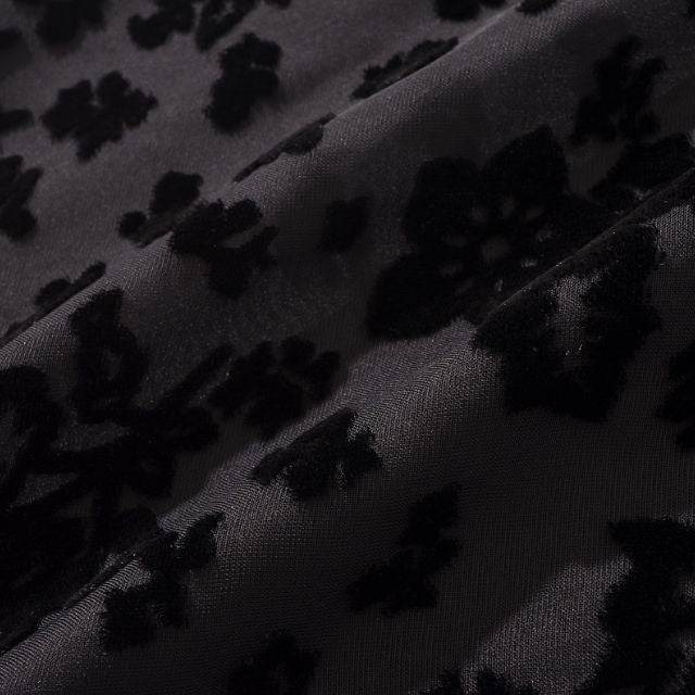 Heidi-Mode | Schicker Midirock mit Floralem Spitzendesign