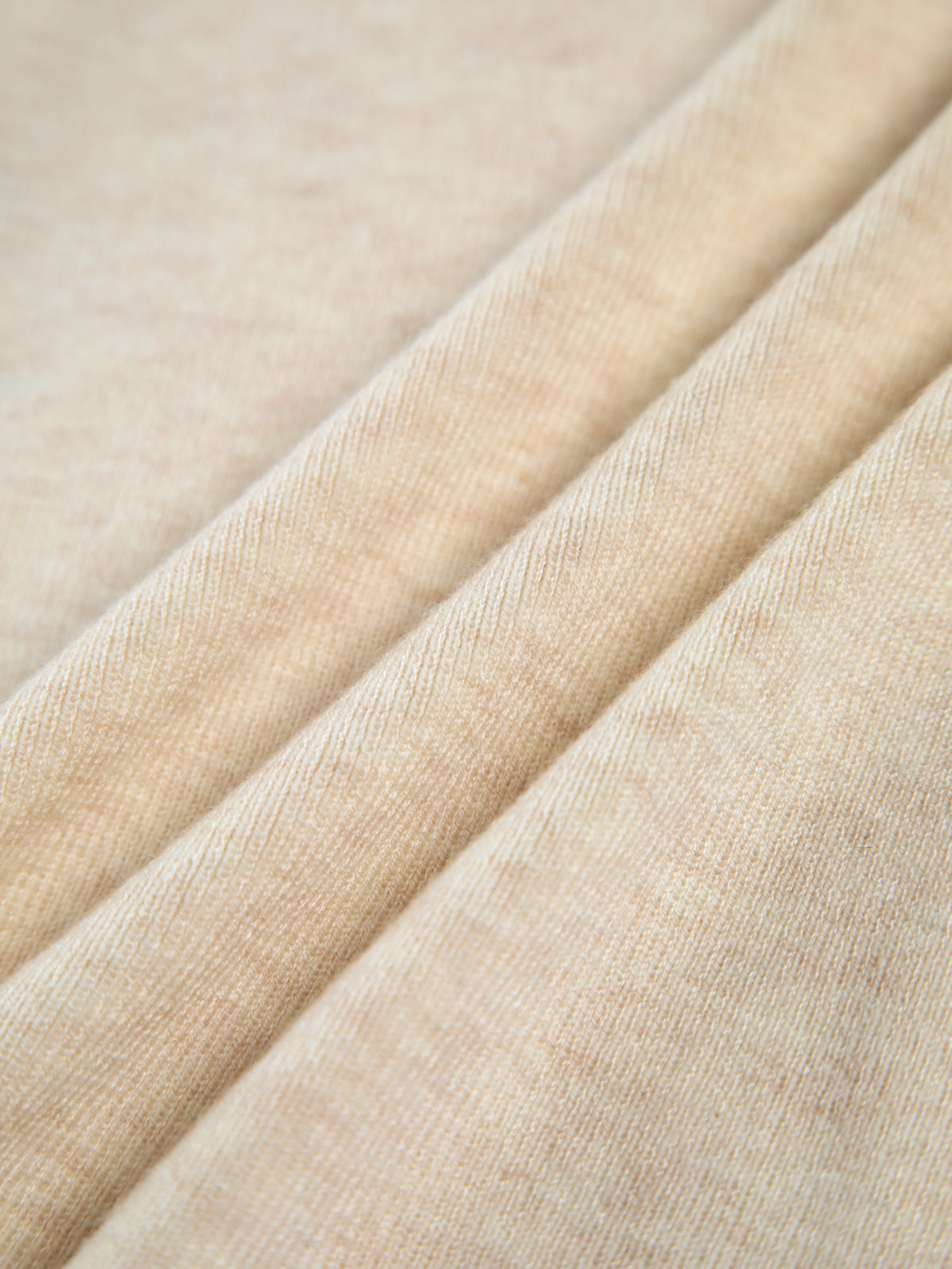 Heidi-Mode | Schulterfreies Langarm-Strick-Top mit Wickeloptik