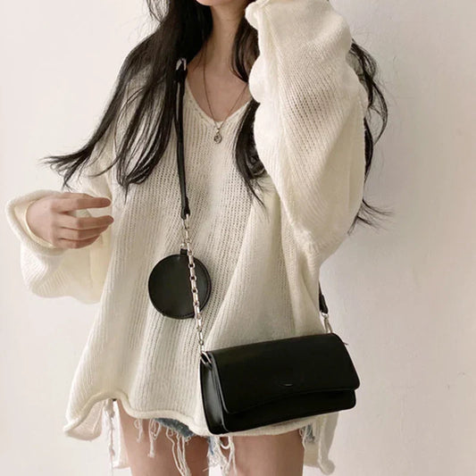 Lockerer Pullover - V-Ausschnitt für stilbewusste Frauen