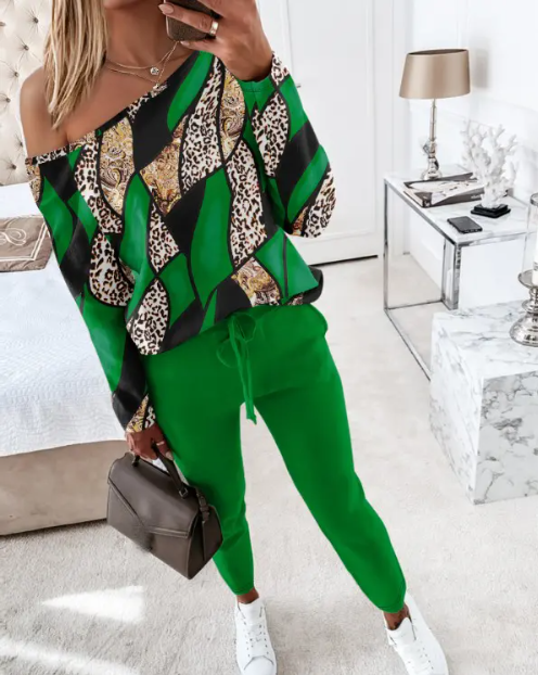 Heidi-Mode | Set aus Oberteil und Hose mit Aufdruck „Not Today“.