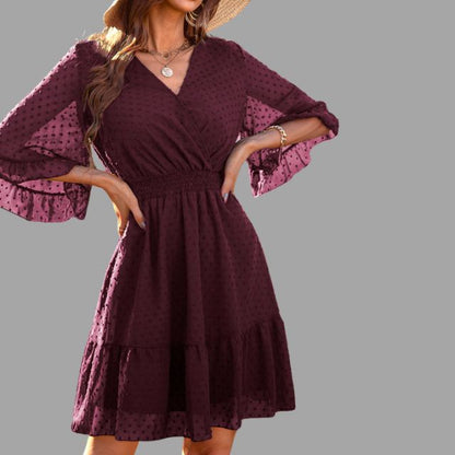 Amelie - Burgunder Glockenärmel Kleid