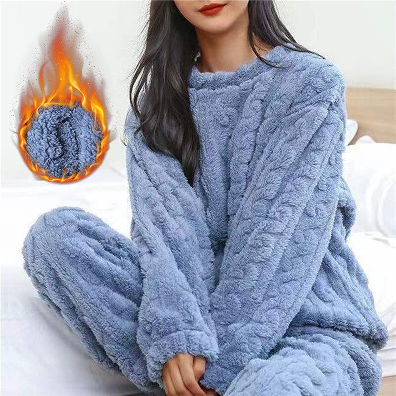 Angie – Kuscheliges Fleece-Pyjama-Set