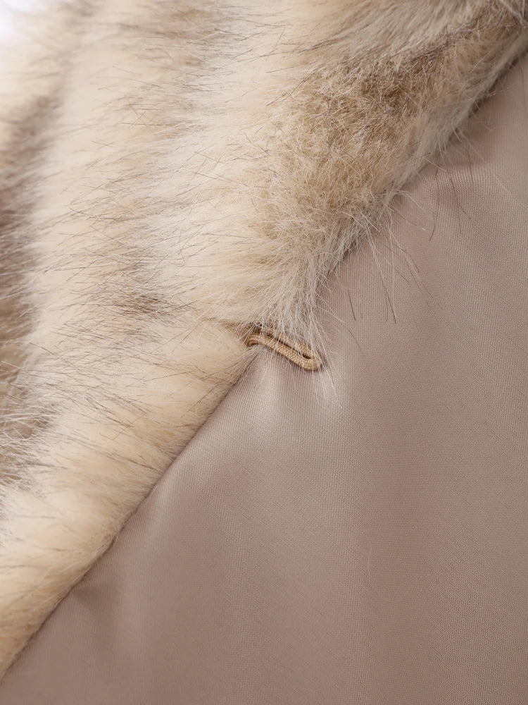 Keiira | Eleganter Damenpelzmantel mit zeitloser Noblesse