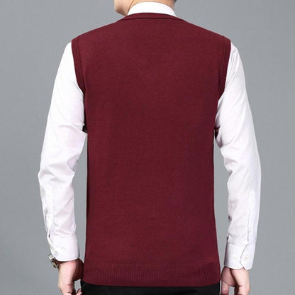 Roter Pullunder für Herren mit V-Ausschnitt